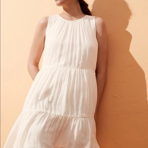 Banana Republic Dresses & Skirts - NWT Banana Republic Petite Medium White Tiered Mini Dress